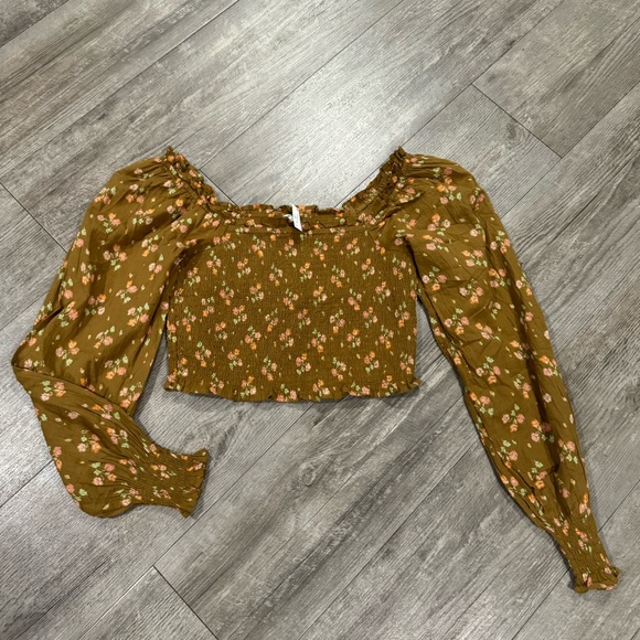 AERIE puff sleeve floral print crop top 🤍 - Picture 1 of 8